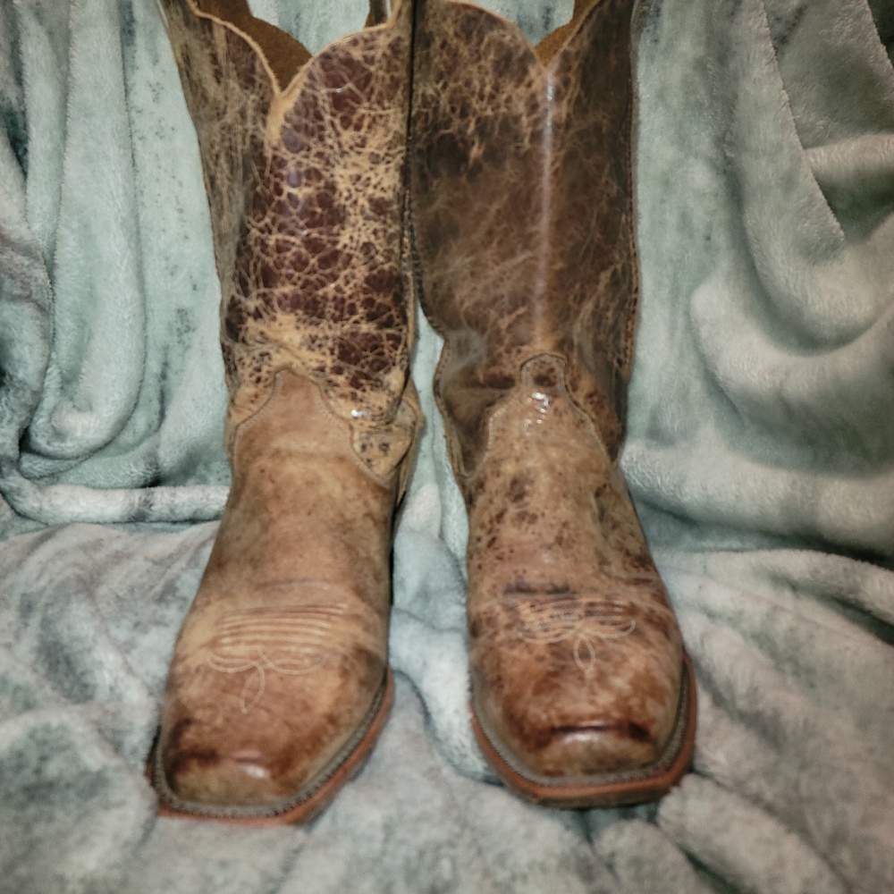 Justin Distressed Women's Cowboy Boots - Picture 2 of 5